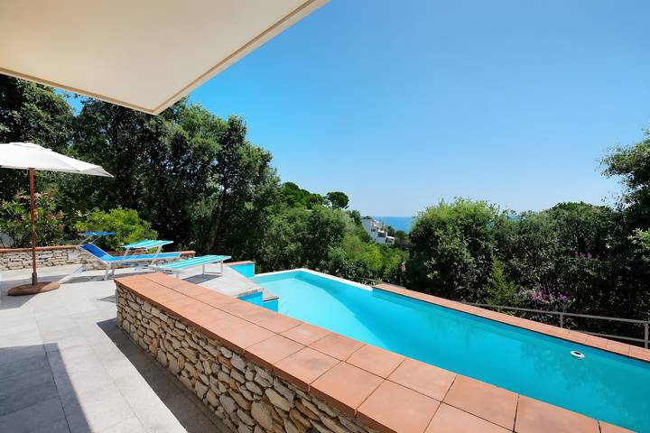 Ferienhaus für 9 Personen, mit Garten an der Ligurische Küste
