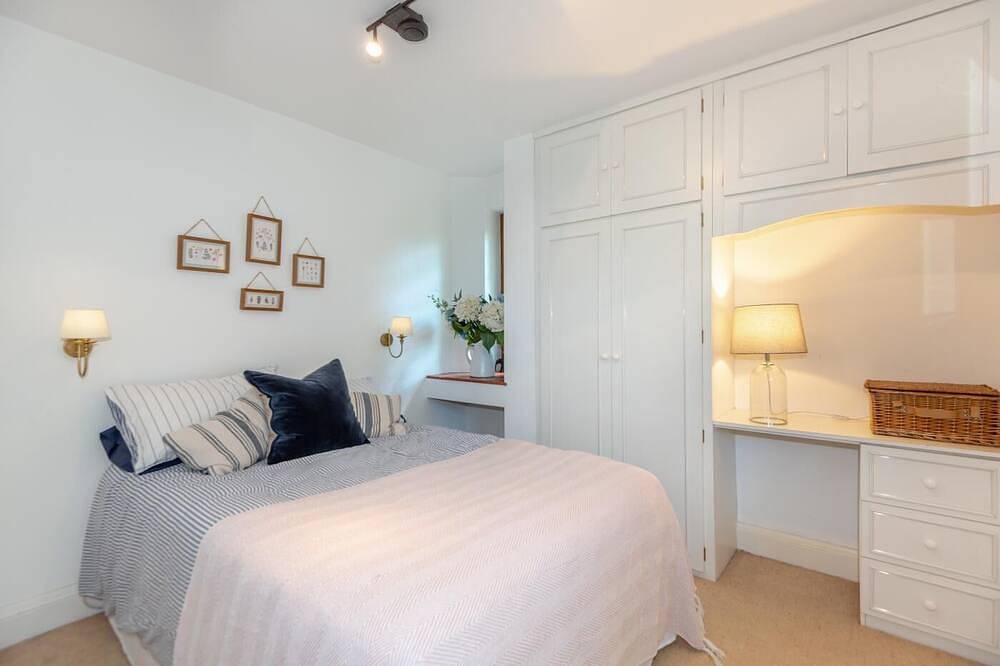 6 Bed in Englefield Green (oc-e34166) in Thorpe Park, Surrey