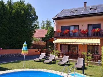 Hütte für 9 Personen, mit Pool und Garten sowie Terrasse in Ungarn