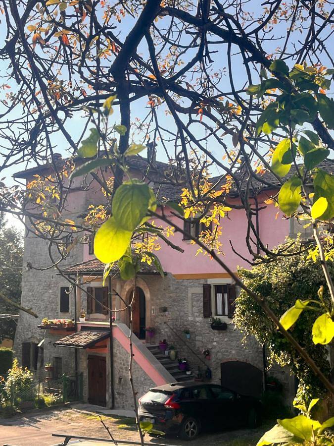 Gîte pour 4 personnes, avec vue et jardin à Camugnano