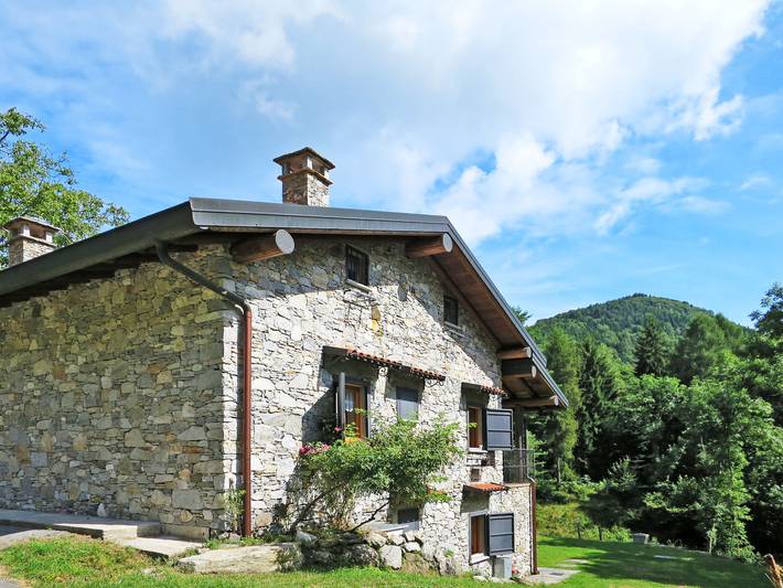 Location de vacances pour 6 personnes, avec Terrasse et Jardin à Porto Valtravaglia