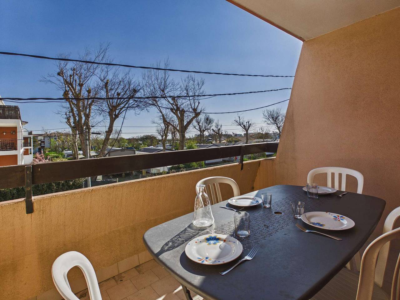Ganze Wohnung, Gemütliche 2-Zimmer-Wohnung mit Kabine, Terrasse & privatem Parkplatz in Marseillan in Marseillan, Mittelmeerküste (Frankreich)
