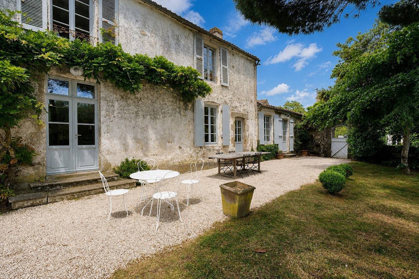 Maison de vacances « Logis Vendéen, 40 min de la mer »  14pers -  piscine , terrasse et Wi-Fi in Saint-Étienne-du-Bois, Vallée de la Loire