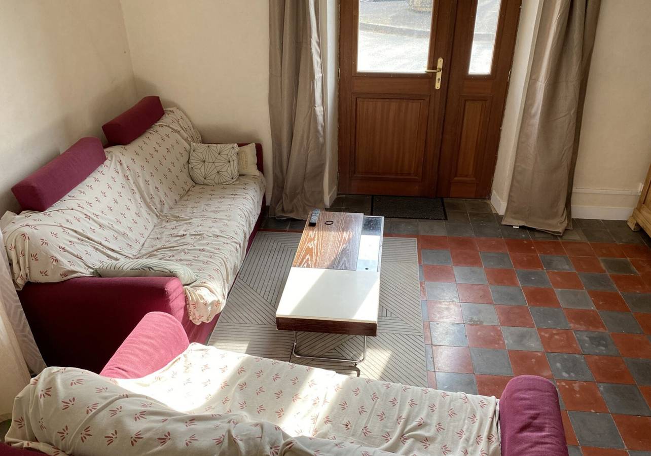 Maison de vacances « La Maison De Germaine » avec terrasse privée et climatisation in Rayssac, Région de Lacaune