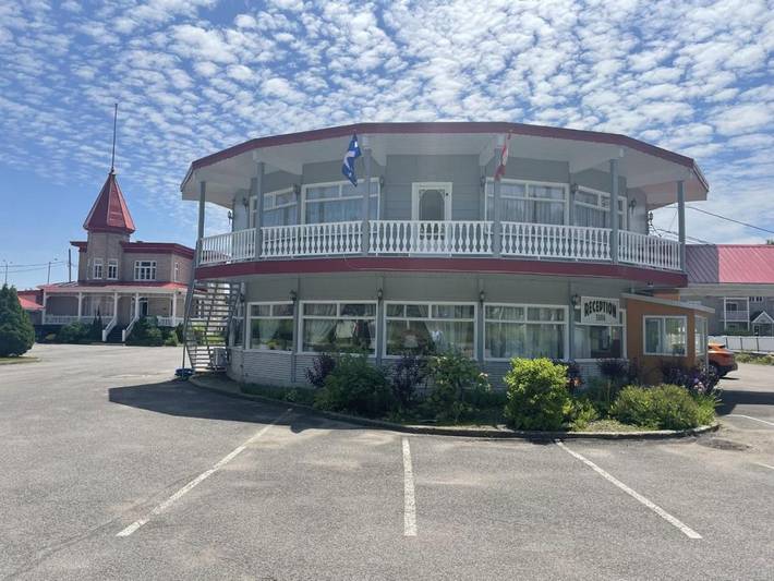 Hotel para 2 personas, con jacuzzi y jardín - 1