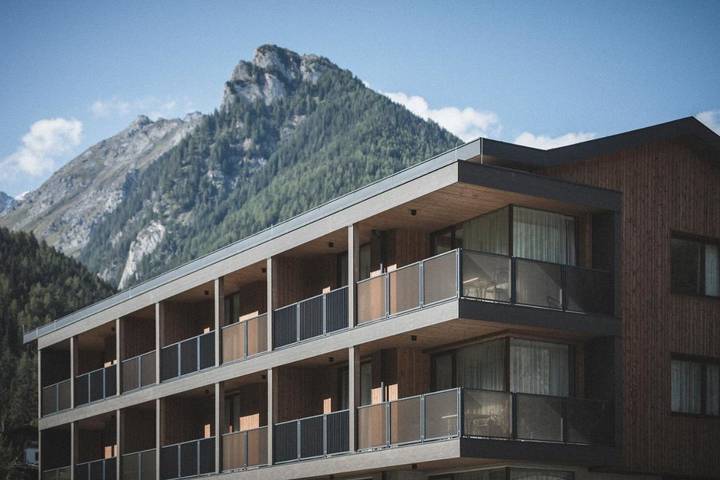 Apartmenthotel für 6 Personen, mit Ausblick und Balkon - 1