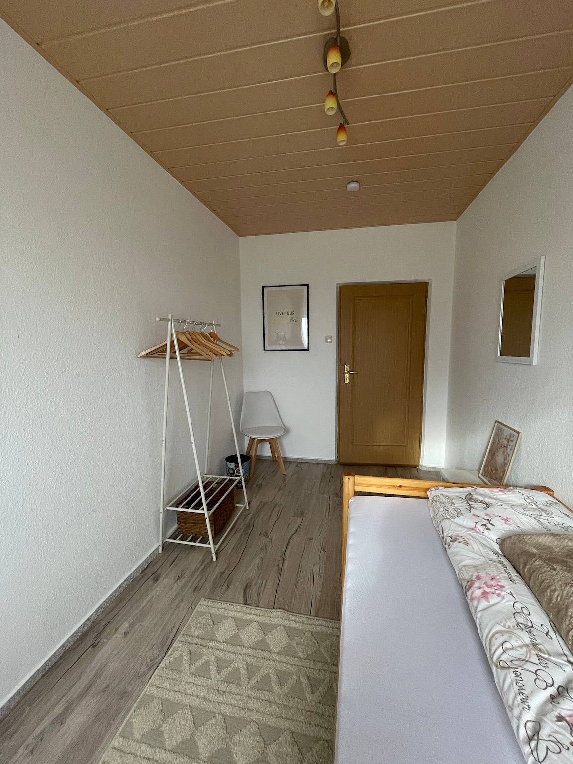 Ganze Wohnung, Ferienwohnung 'Ruhiger Zeithain' mit privatem Garten, Wi-Fi und Klimaanlage in Zeithain, Meißen und Umgebung