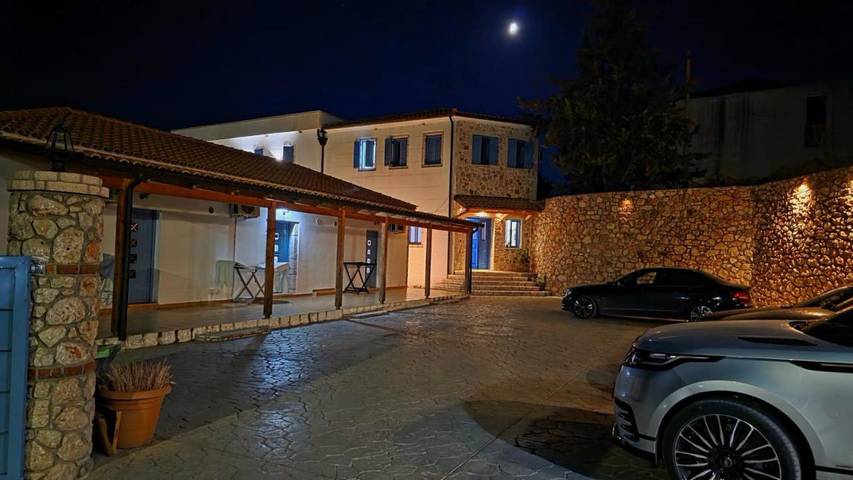 Chambre d’hôte pour 3 personnes, avec jardin et vue, adapté aux familles à Himarë - 2