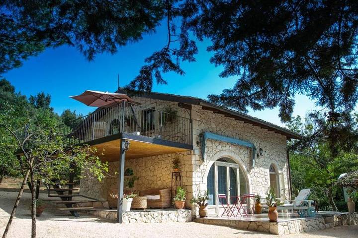Casa vacanza per 6 persone, con Balcone e Idromassaggio nonché Terrazza e Giardino a Palazzolo Acreide