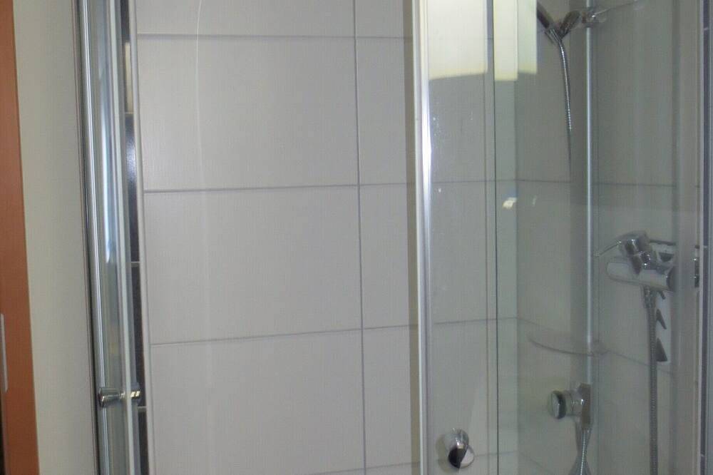 Ganze Wohnung, Schöne Ferienwohnung in sonniger,  ruhiger Lage, Wohnfläche 65m² in Biberach an der Riß, Landkreis Biberach