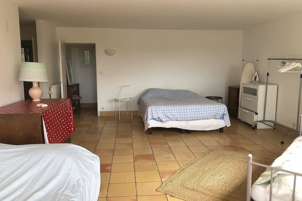 Villa Cassis Meerblick, 6-8 Schlafplätze, 3 Schlafzimmer, Parkplatz, umzäunten Garten in Cassis, Nationalpark Calanques