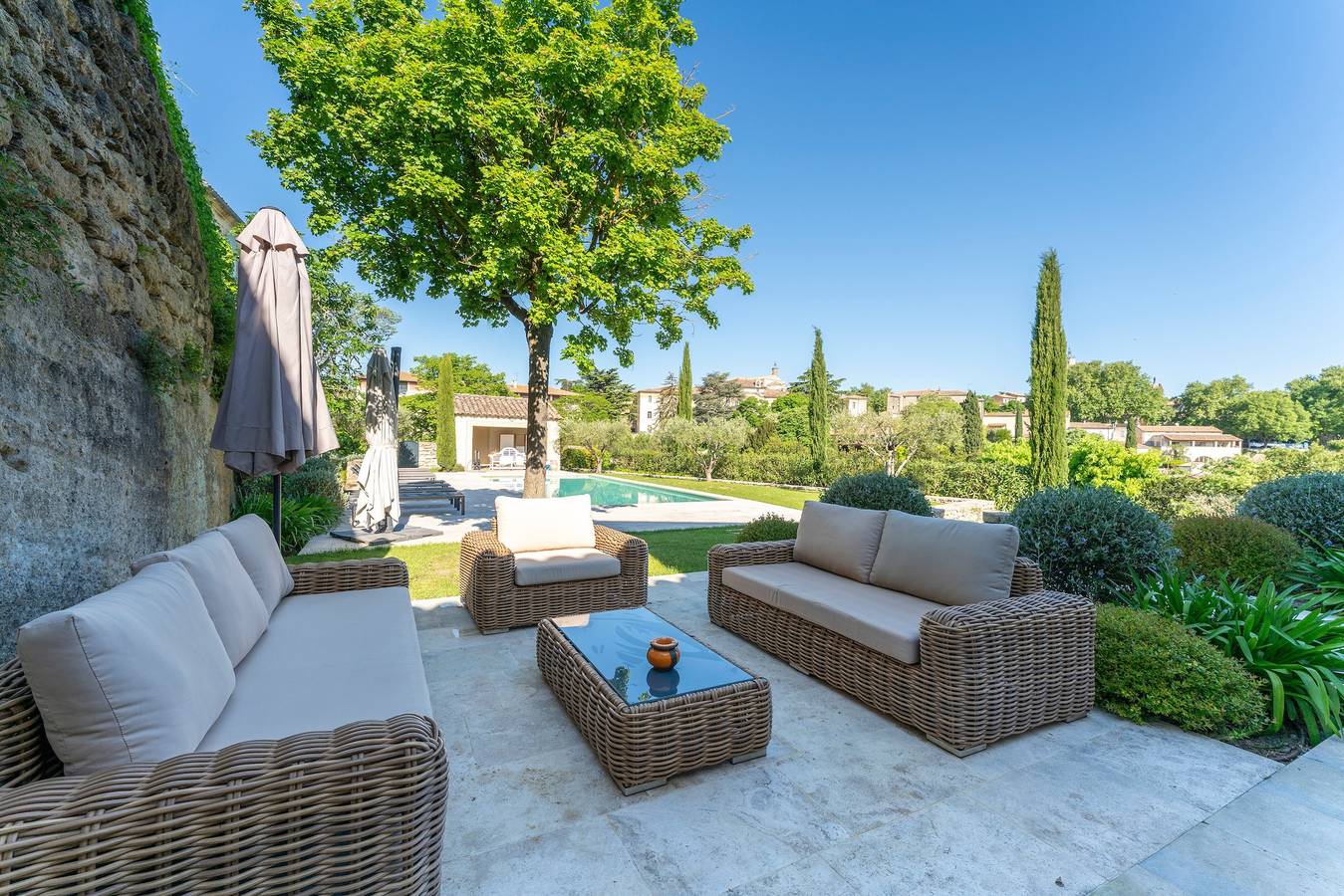 Villa 'Maison D'architecte' with Private Pool, Private Terrace and Wi-Fi in Uzès, Nimes region