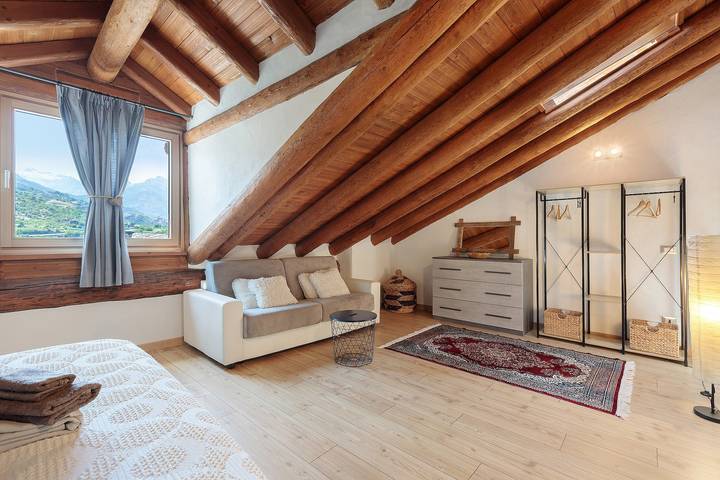Appartamento intero, The Mountain House - Vista Castello e Montagne, Eleganza Alpina ad Aymavilles in Aymavilles, Comune di Aymavilles