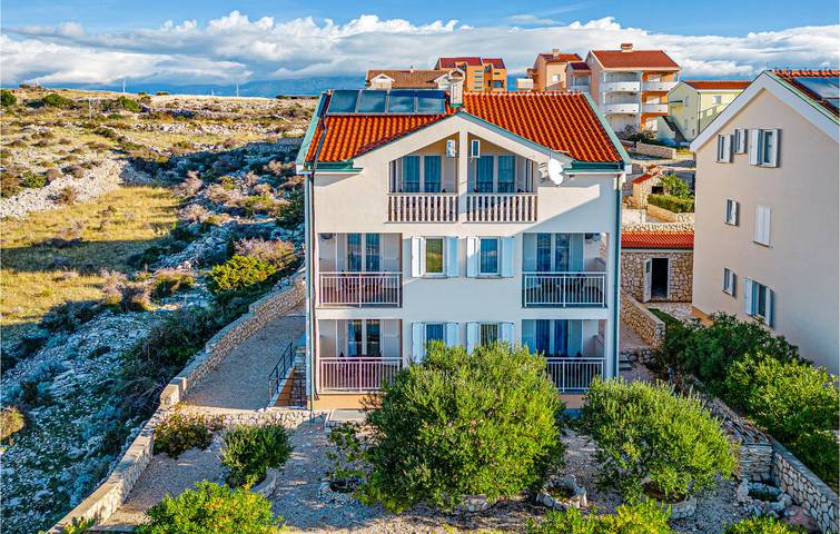 Gîte pour 3 personnes, avec terrasse dans Pag - 2