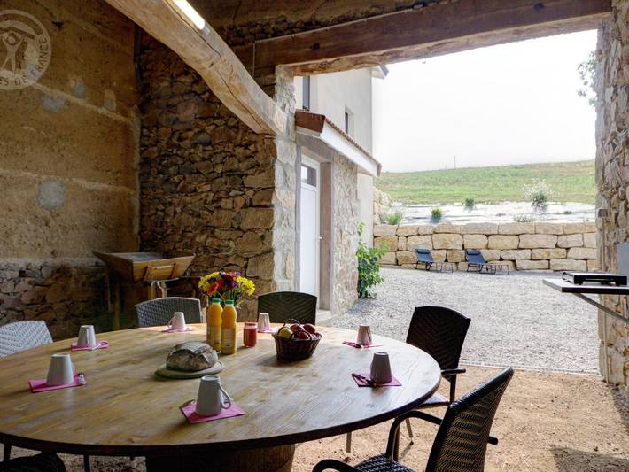 Gîte pour 6 personnes, avec jardin à Panissières