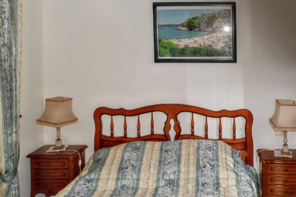 Homerez - Casa en Nages con vistas al lago in Lago de Laouzas, Nages