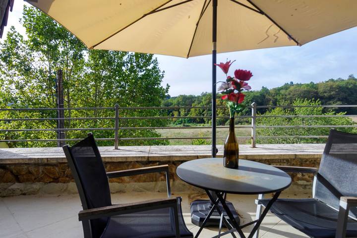 Location de vacances pour 2 personnes, avec Balcon et Jardin à Roussines