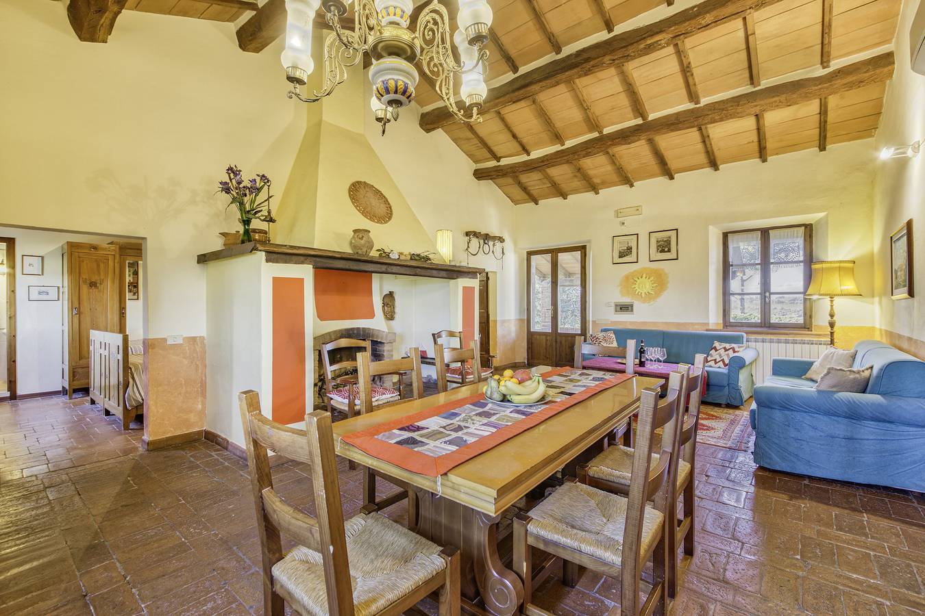 Apartamento entero, Sunflower apt with shared pool family fun in Castiglione del Lago, Lago Trasimeno