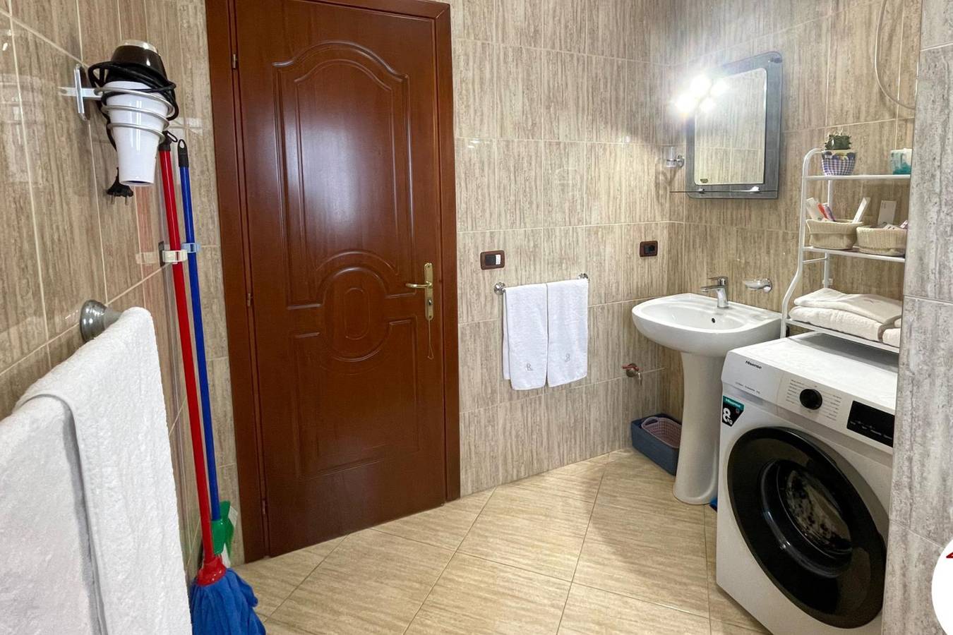 Appartamento intero, Appartamento vacanze per 5 persone con giardino in Durazzo, Albania