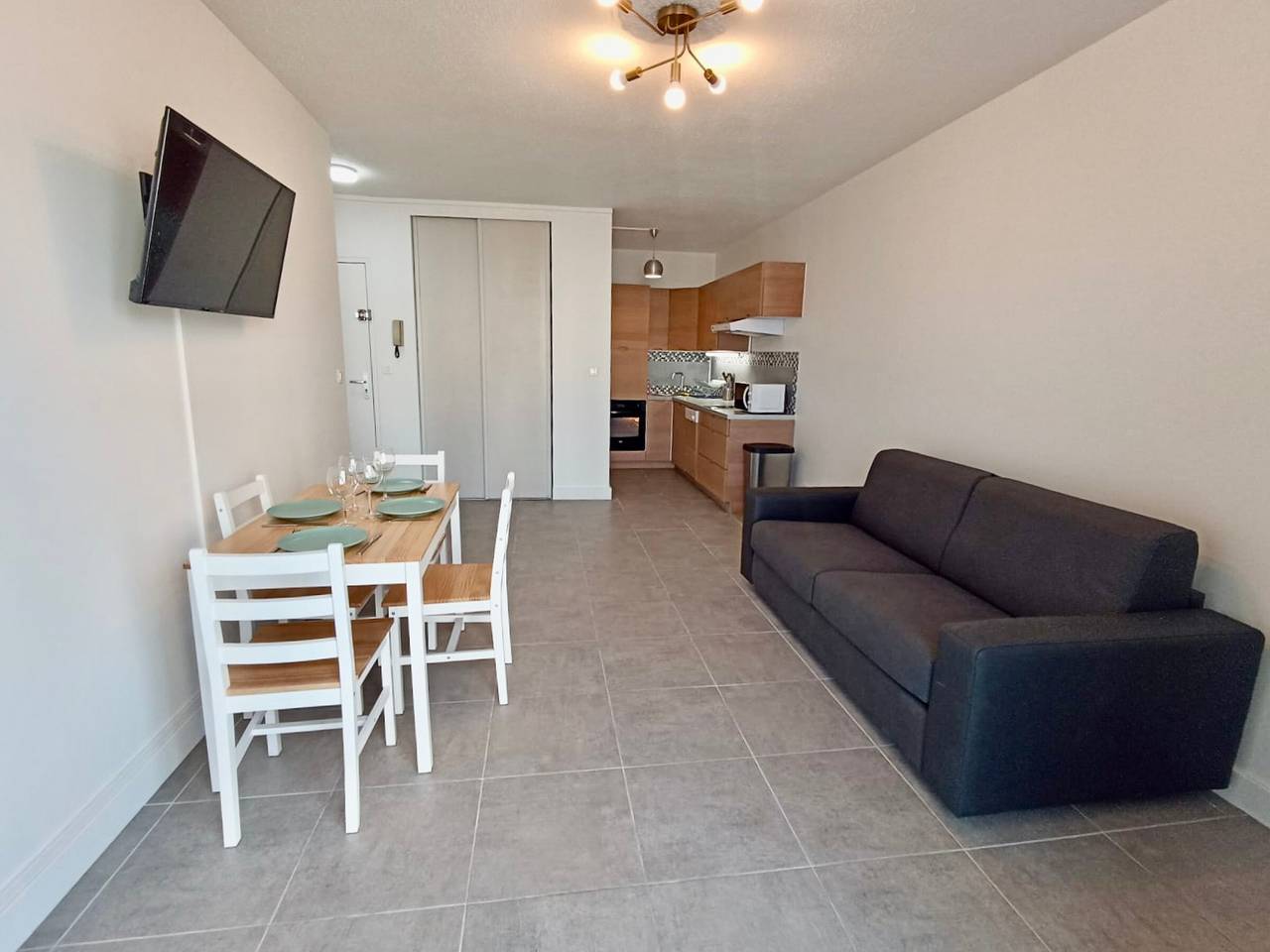 Apartamento entero, Apartamento T2 en Sète con parking y se admiten mascotas, cerca de la estación y playas in Sete, Costa mediterránea (Francia)
