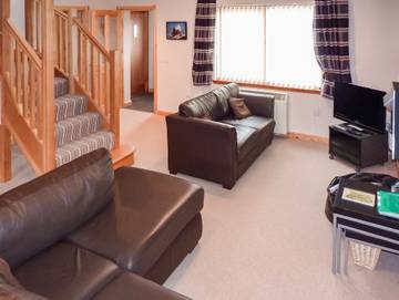 Log Cabin for 8 People in Aviemore, Cairngorms National Park, Photo 2