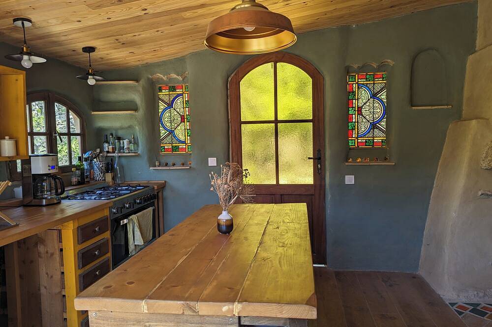 Organic 2-bedroom  farmhouse in Provence, la Mauvaise Herbe, Barjols in Barjols, Brignoles region