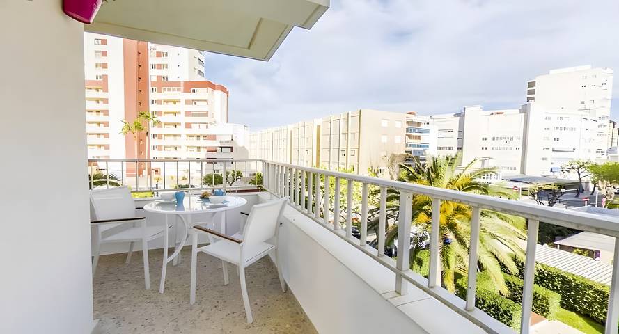 Apartamento para 6 personas, con jardín y balcón en Gandía