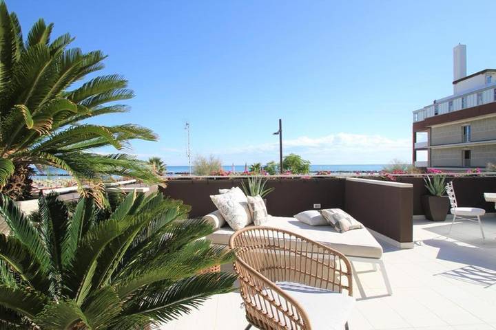 Ferienwohnung für 4 Personen, mit Balkon und Ausblick in Torre Pedrera