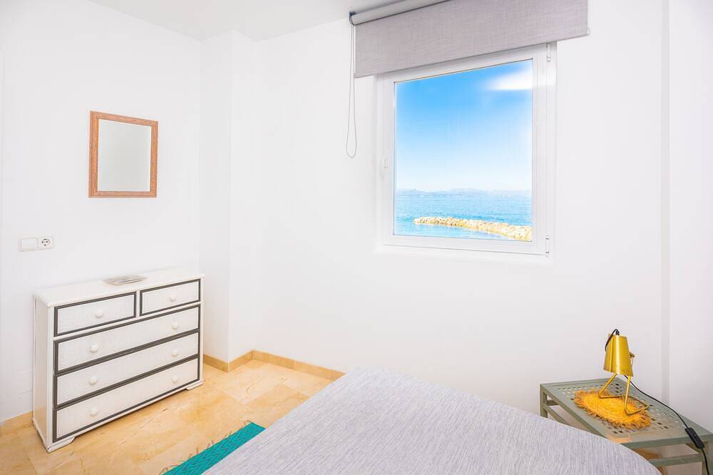 Brisa Marina - Modern seafront apartment in Colònia de Sant Pere - Free Wi-Fi in Colònia de Sant Pere, Artà
