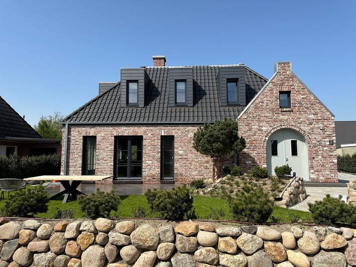 Ferienhaus für 8 Personen, mit Terrasse und Garten in Tating