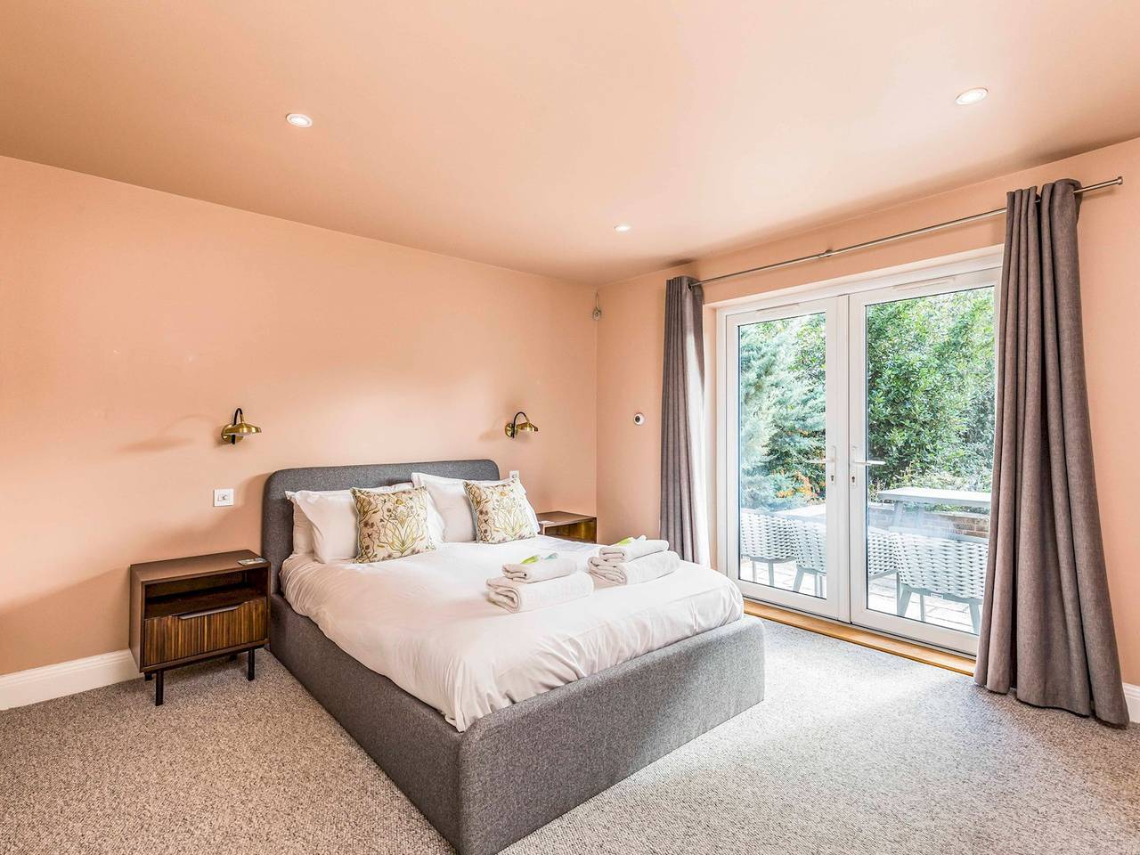 Stylish and fresh 4 bed beach house with garden - Pass the Keys in West Wittering, West Sussex