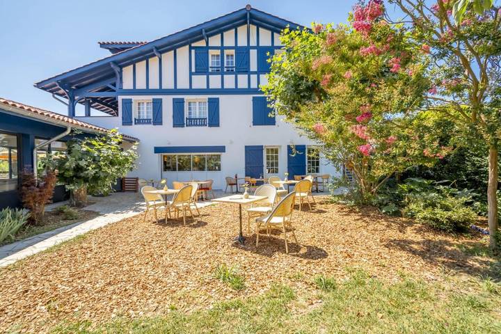 Hôtel pour 2 personnes, avec vue ainsi que piscine et terrasse, animaux acceptés dans Plage de l'Uhabia - 2