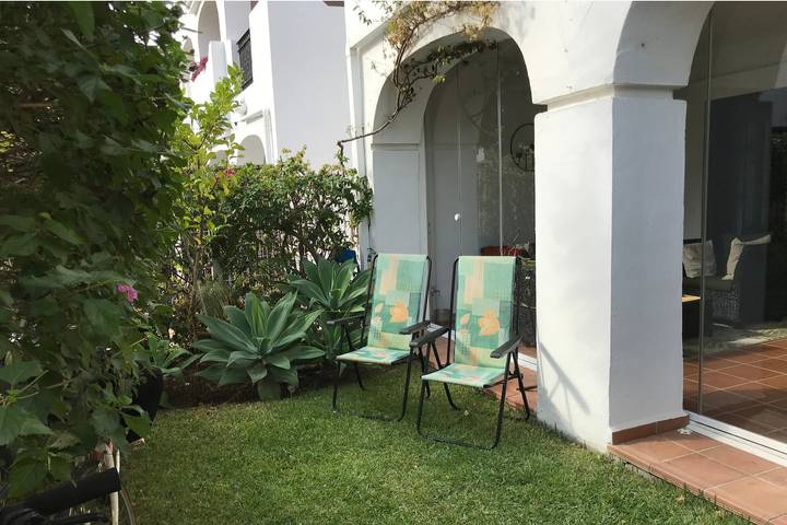 Holiday apartment for 4 people, with Ocean view and Terrace as well as Garden and Pool in San Pedro de Alcántara