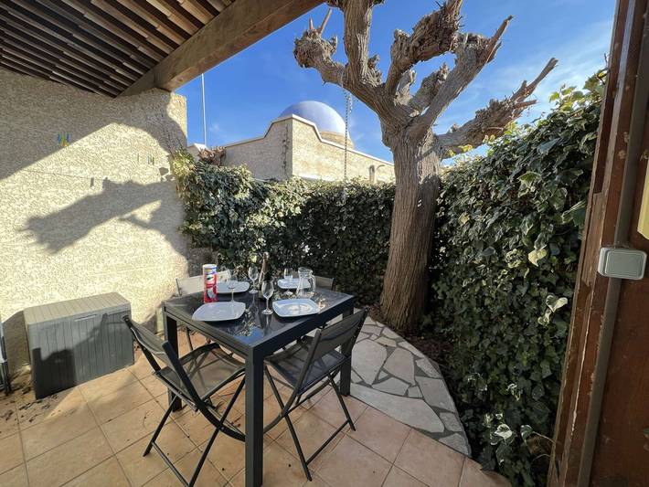 Appartement de vacances pour 6 personnes, avec terrasse et piscine, animaux acceptés