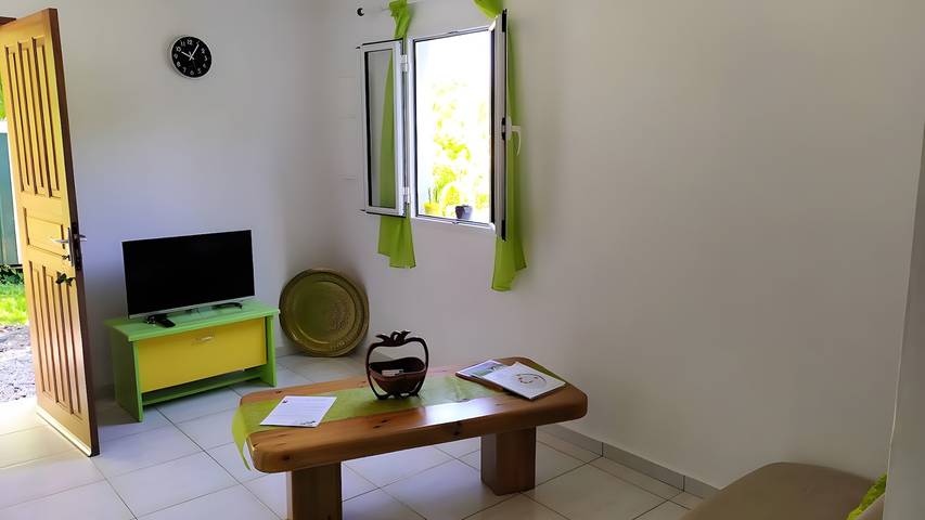Bungalow « Milo » con vistas a la montaña, Wi-Fi y aire acondicionado in Bouillante, Guadalupe