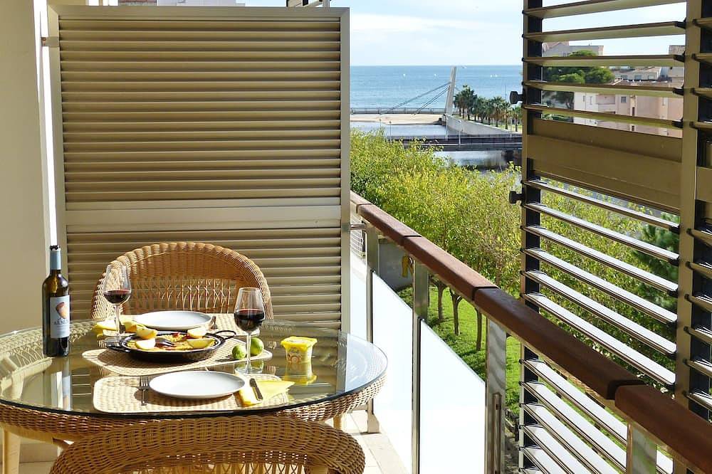 Entire apartment, With large balcony and great views - 300m from the beach in Sant Antoni de Calonge, Calonge