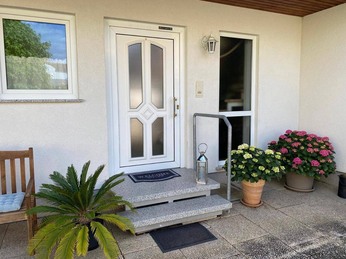 Ganze Wohnung, Two-Bedroom Apartment with Balcony and Terrace in Erlenbach am Main, Fränkisches Weinland