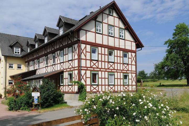 Ferienwohnung für 6 Personen, mit Terrasse und Garten in Ebensfeld
