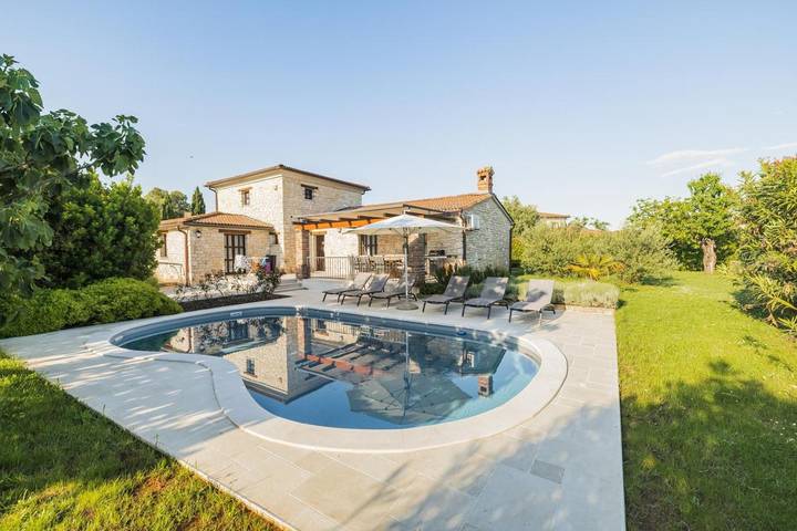 Villa pour 8 personnes, avec Terrasse et Jardin ainsi que Piscine et Vue à Barat
