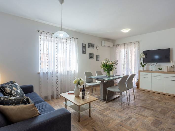Ferienwohnung für 4 Personen, mit Balkon und Garten in Funtana - 3