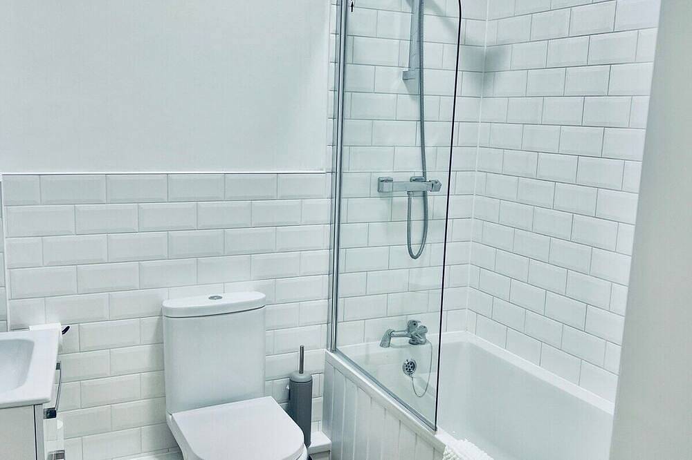 Ganze Wohnung, 2 Bedroom Cosy Apartment in Strood High Street. in Rochester, Kent Downs