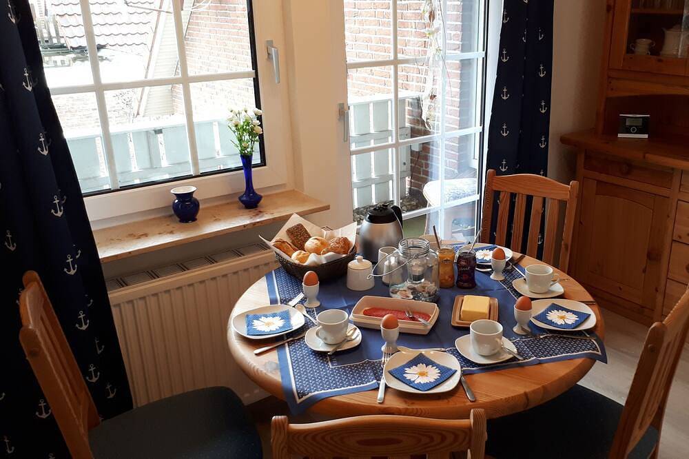 Sonnige Ferienwohnung mit Balkon und Teichausblick — Bild 5