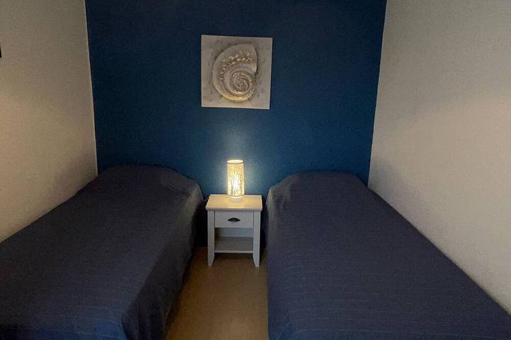 Appartement entier, A 5 minutes du bourg et du port et 1 km des plages appartement en rez de jardin in Locmariaquer, Côte des Mégalithes