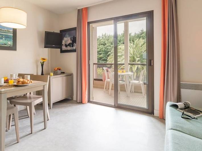Camping pour 4 personnes, avec balcon, animaux acceptés dans Côte de Granit Rose - 2