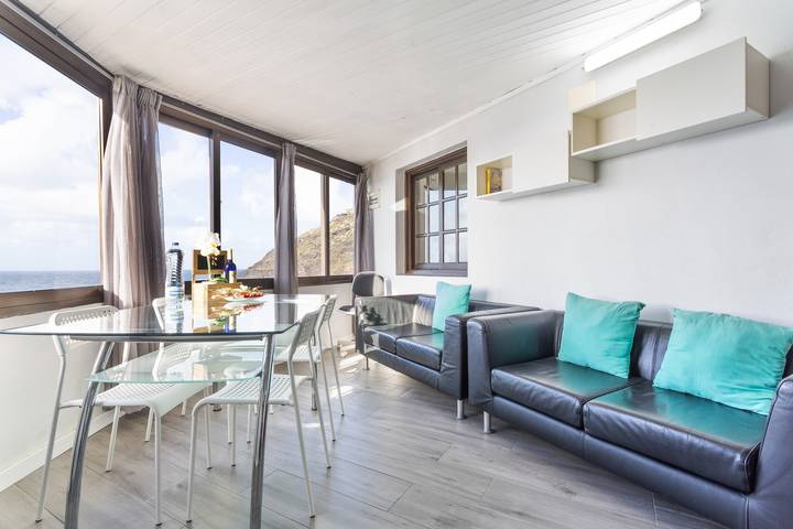 Appartement entier, Appartement 'Casita Independiente Frente al Mar' avec Terrasse & Wi-Fi in El Pris, Tacoronte
