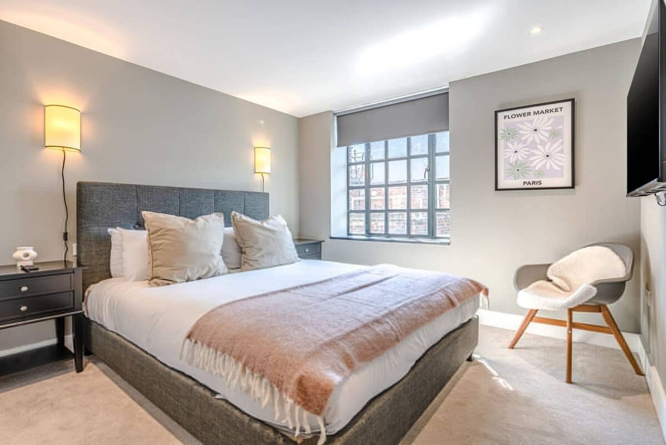 Entire apartment, Refined Spacious Covent Garden Apartment in Covent Garden, London