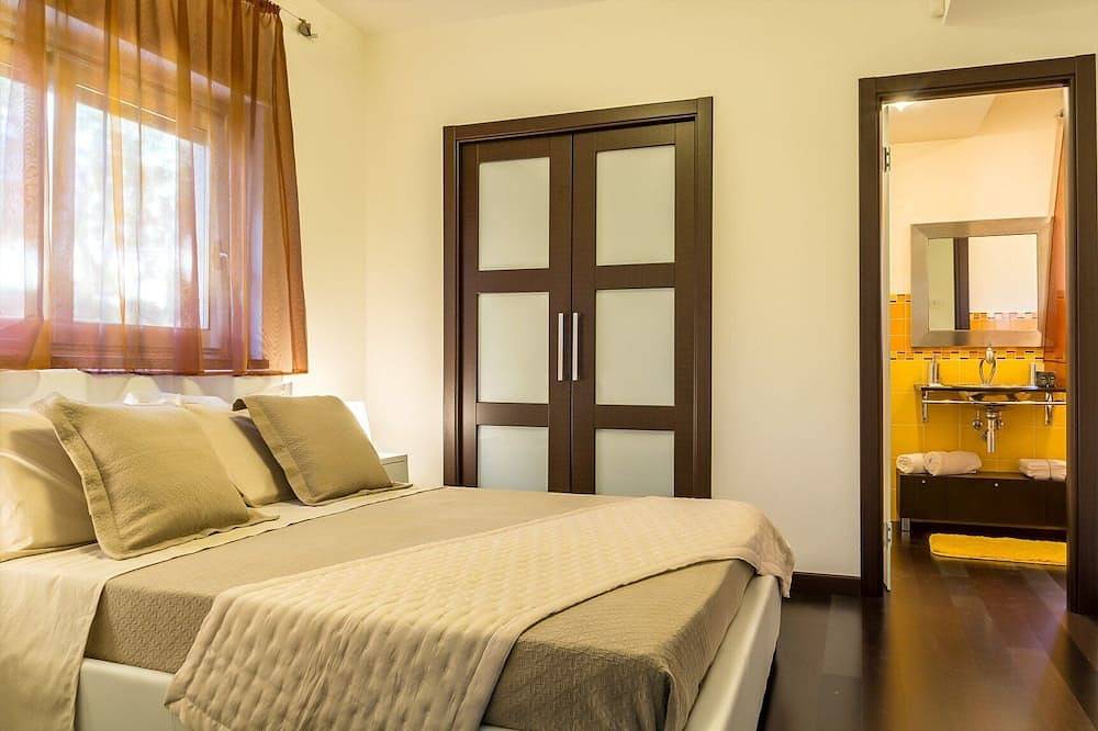 Villa Oras - Garden and pool in Fondachello, Catania Province