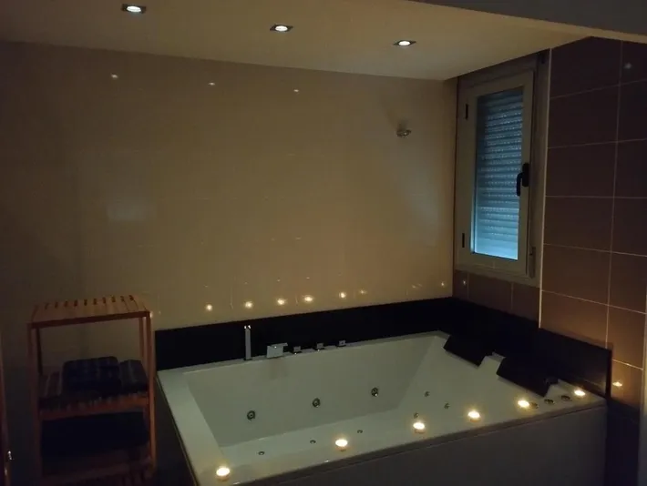 Apartamento de vacaciones para 3 personas, con piscina además de jardín y jacuzzi - 1