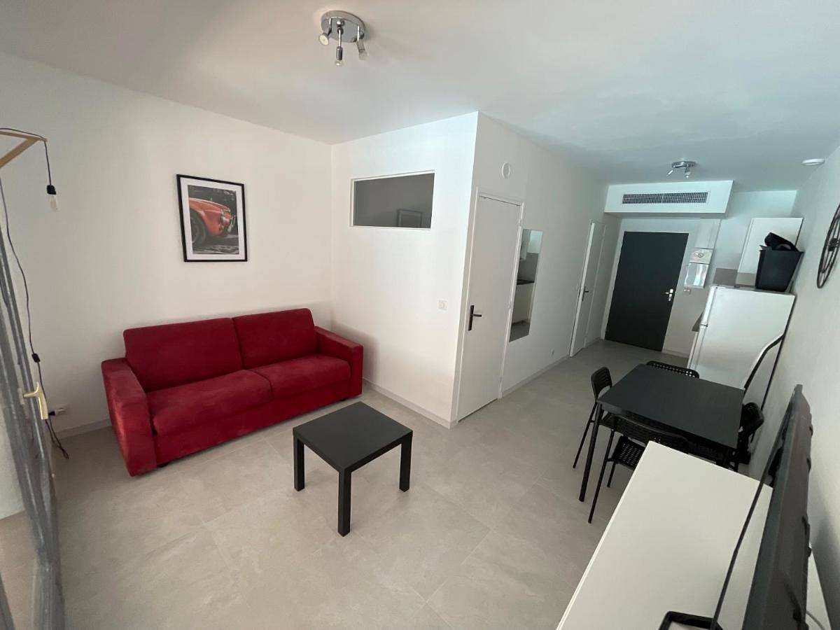 Appartement entier, Appartement 30 m2, piscine et parking privé in Mouans-Sartoux, Côte méditerranéenne (France)
