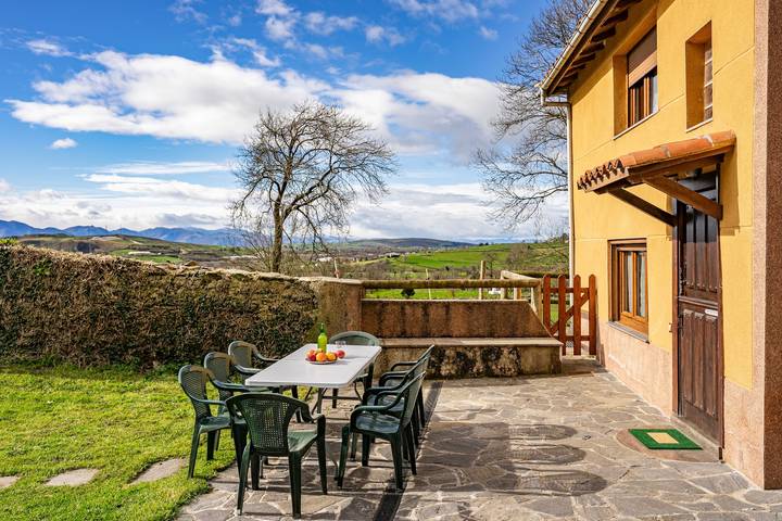 Casa rural para 9 personas, con Jardín en 